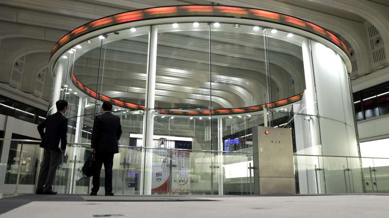 日本株大幅下落の理由と今後の見通しは?