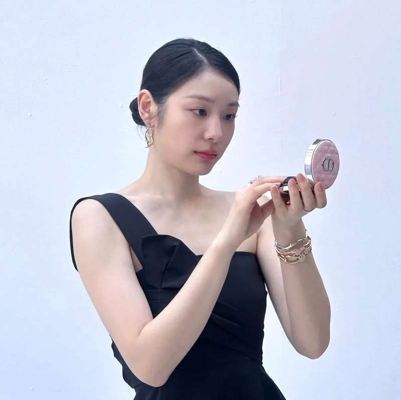 キム・ヨナ黒ドレス姿に世間の反応は?