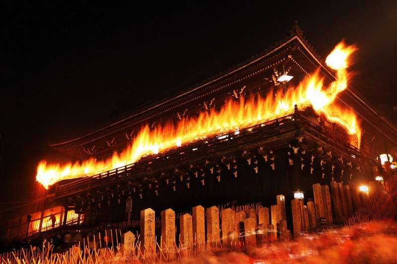 東大寺お水取りの籠火まつとは?