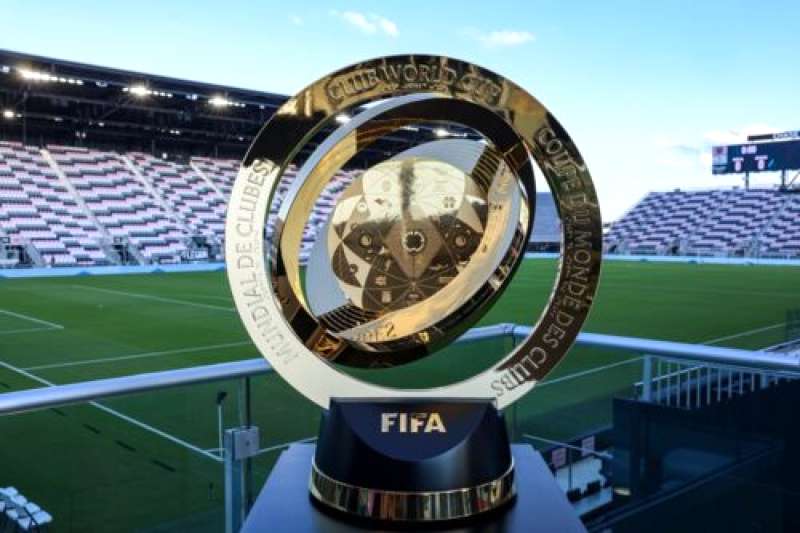 新クラブW杯高額賞金は、小中規模リーグの競争力を阻害するか?
