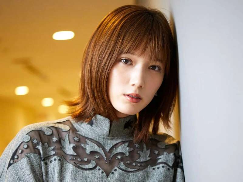 本田翼のフランスでのメガネ姿の画像や動画はどこで見れる?
