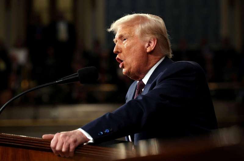トランプ氏のグリーンランド取得発言、真意は?パナマ運河奪還発言との関連は?