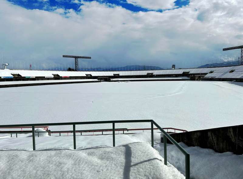 雪国クラブのホンネ:美談批判への反論と雪かきボランティアの意義とは?