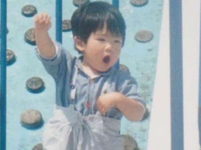 可愛すぎて眠れない!俳優の幼少期写真とは?